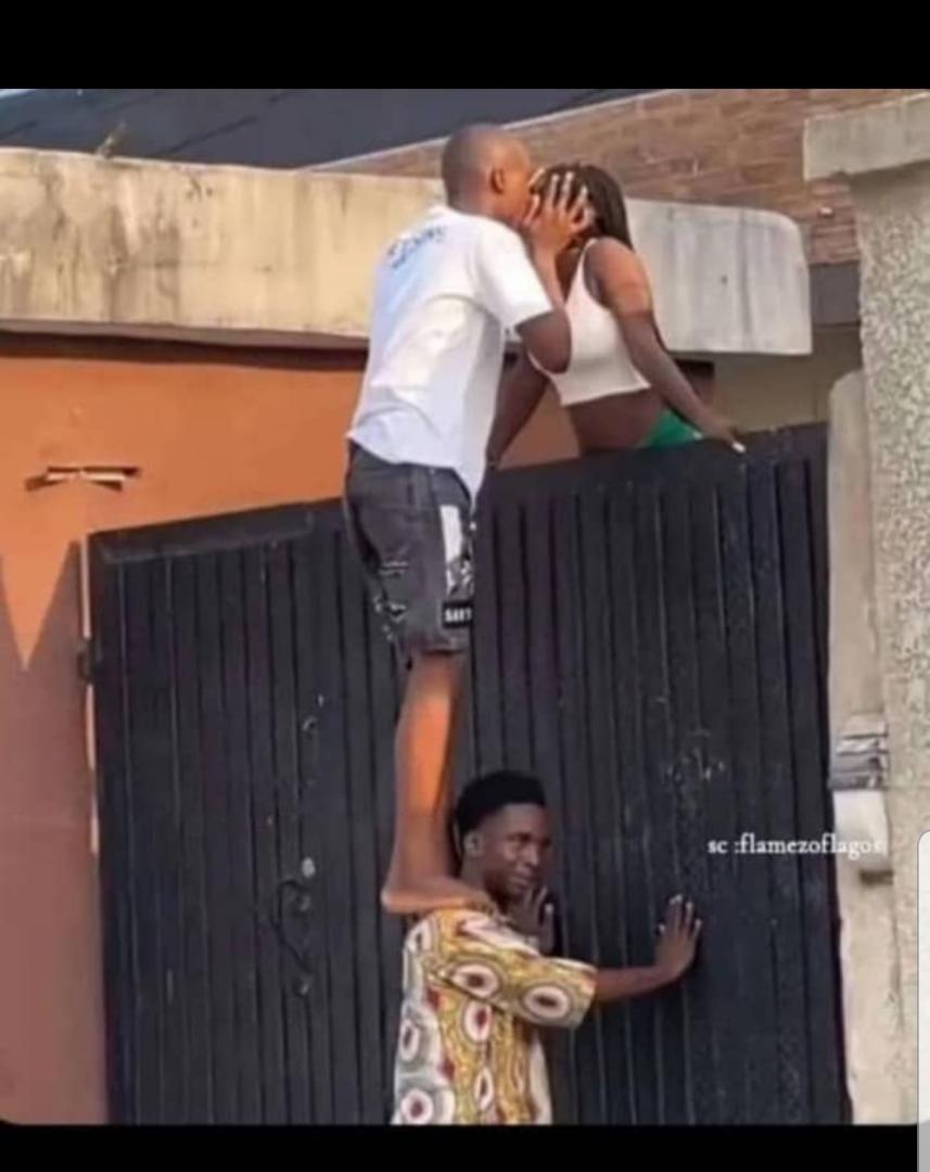I can support u to be in love OOO
Bcoz right now, I'm chasing the baggg 💵💵