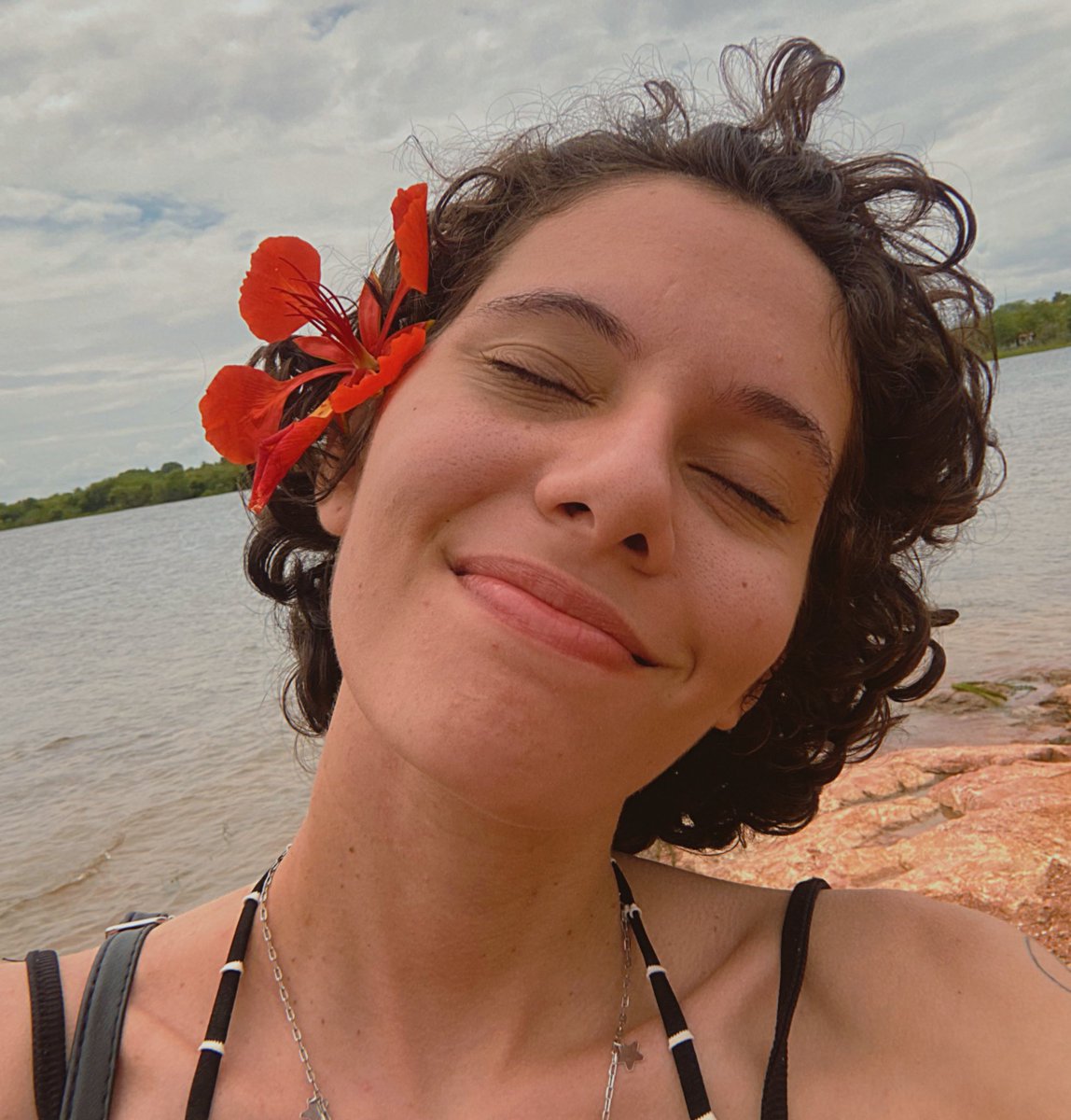 feat_hobi's tweet photo. Eu i ele de florzinha isso na coreia quer dizer algo 🙂‍↕️🙂‍↕️

#cararselcaday #CSD #mingyu #SEVENTEEN @pledis_17 https://t.co/CaoXG2h8KO