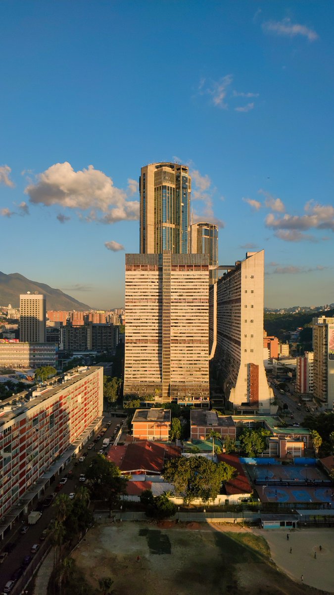 arquimontero's tweet photo. C A R A C A S

📍Bellas Artes / Parque Central https://t.co/DI6xQIGsy3