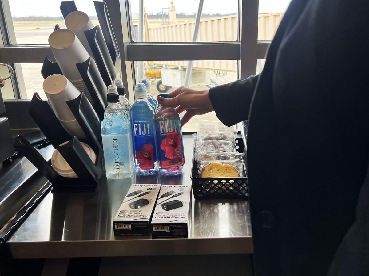 ✈️Elevate Your Travel Experience at AEX! 
You asked, we answered! Now offering grab-and-go snacks, coffee and essentials directly at the gate. We’ve got you covered for a delicious and stress-free flight! 
#FlyAEX