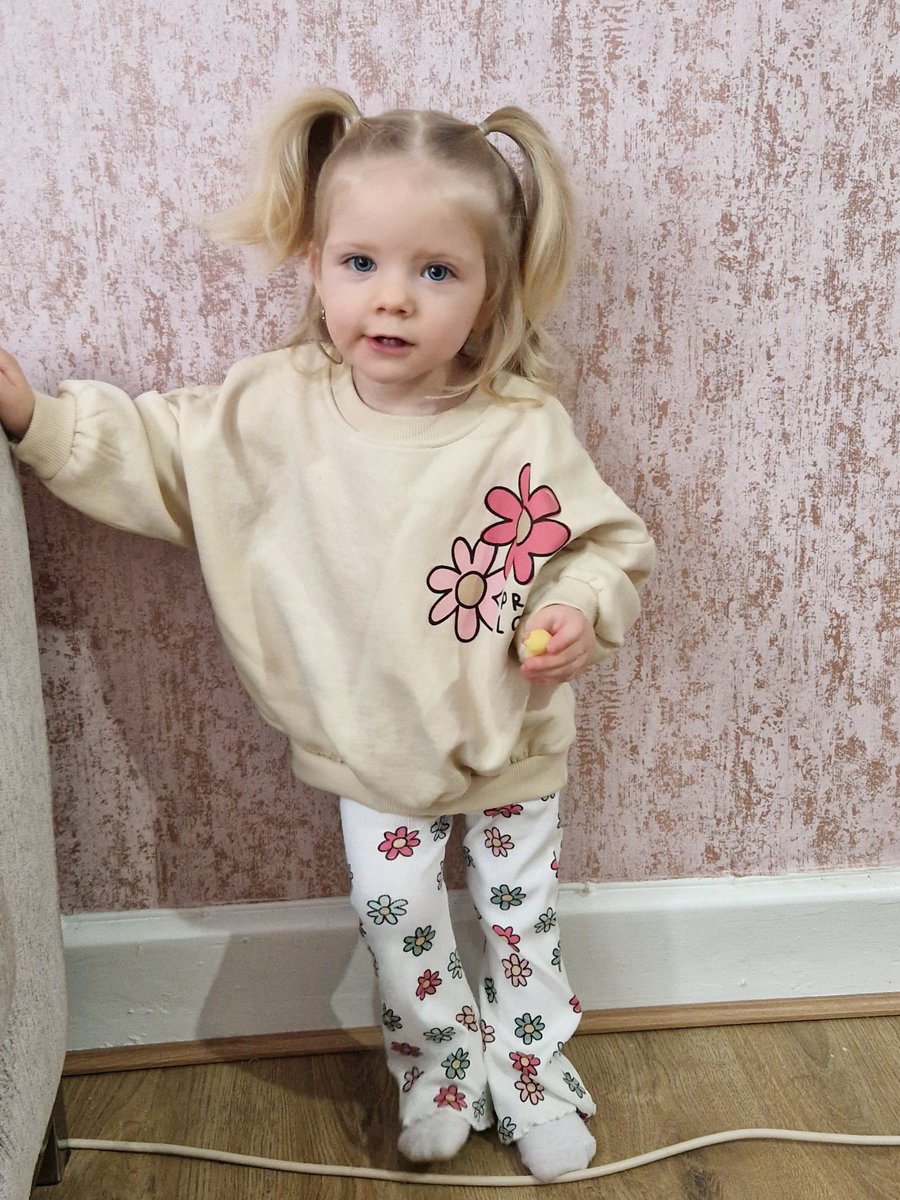 tinaxlx's tweet photo. Love this wee yin https://t.co/CveLi29Ok4