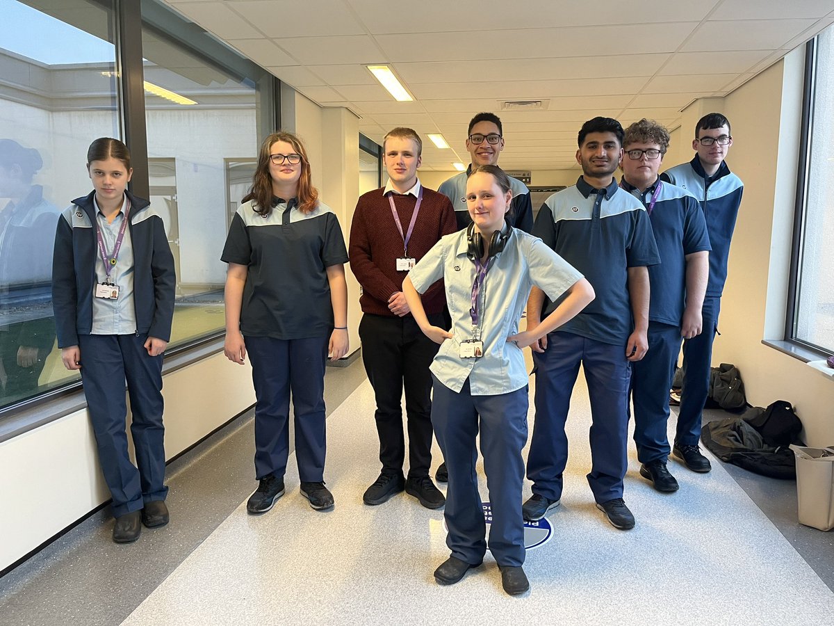 🕺 They may be tired and ready for the weekend, but I still can’t help smiling- seeing them all in their uniforms! 🕺