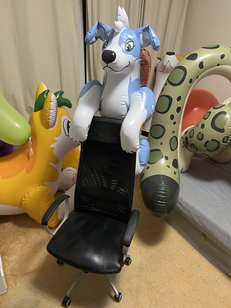 Look who made it to Berlin! <a href="/Dragonov96/">Dragonov of WetNose Squeak</a>'s inflatable <a href="/CinderCollie/">Cinder Collie</a>!

And here's his official position from now on — chairman :p