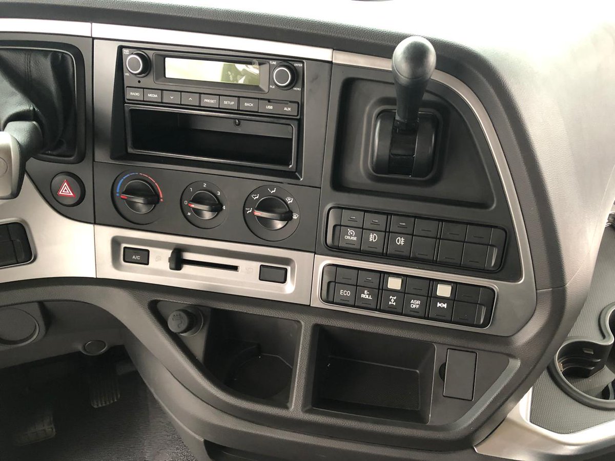 trucker_la's tweet photo. #EspecialesTruckeros
Llegamos a la planta de ensamble de Hyundai, en Querétaro, para ser testigos de la presentación oficial de la unidad #Xcient
Pronto los detalles.
Vía @HyundaiMotorMex https://t.co/516HmVpFAX