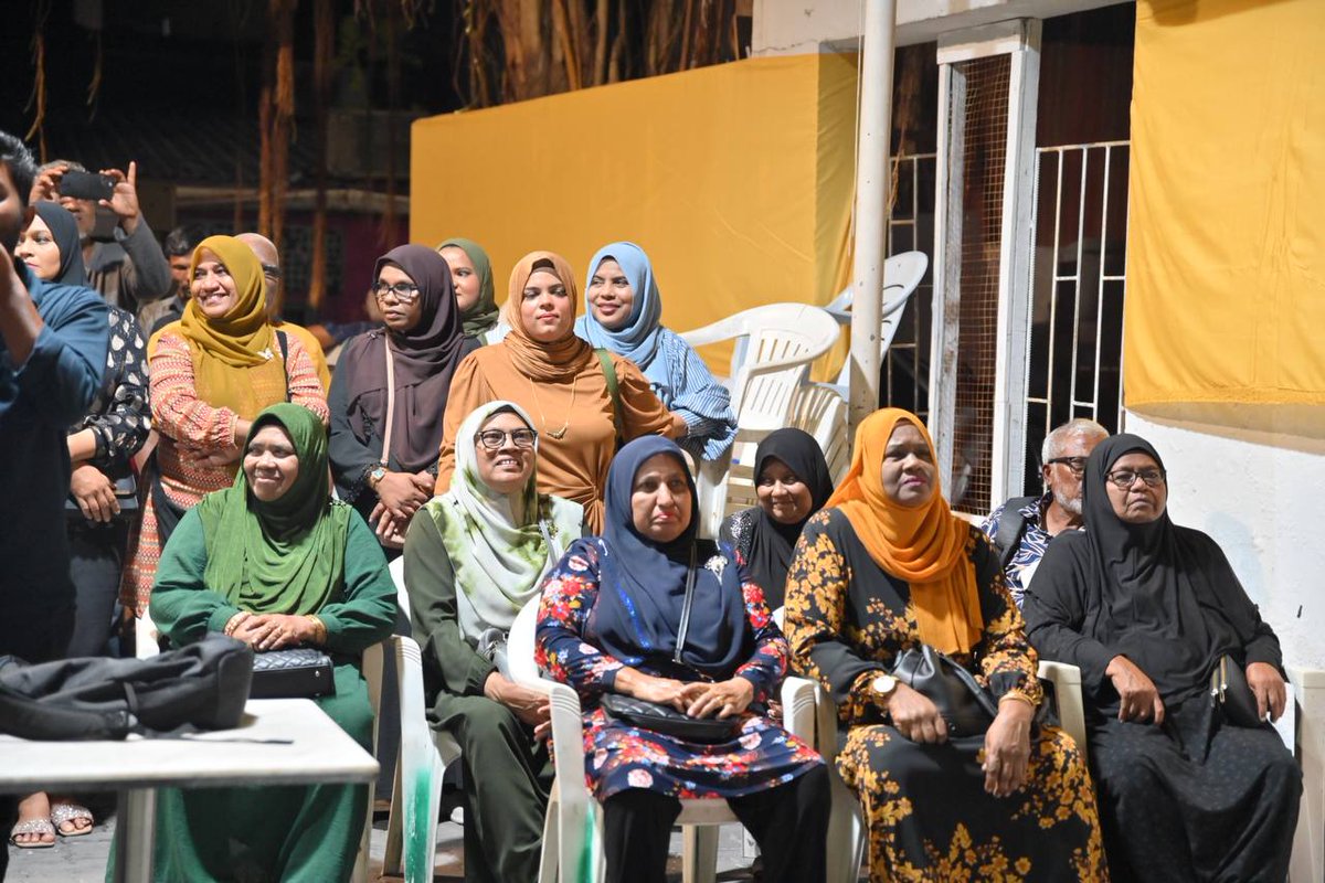 MDPSecretariat's tweet photo. މައްޗަންގޯޅި ޕީޓްރަލް ޕާކު ސަރަހައްދުގައި މިރޭ ބޭއްވި މި ޕާޓީގެ ކަންމަތީ ޖަލްސާގެ ތެރެއިން.

#FudhijjeFundijje https://t.co/ejNkJXHmb4