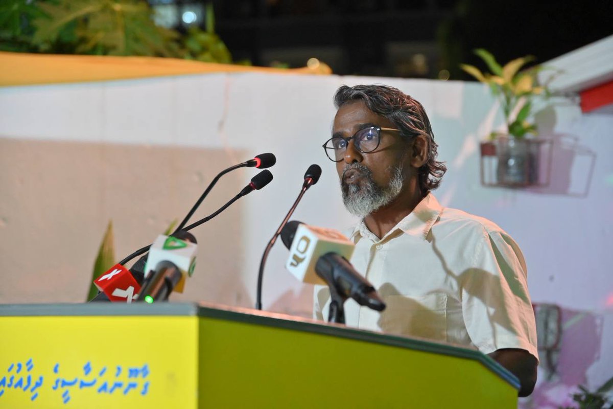 MDPSecretariat's tweet photo. މައްޗަންގޯޅި ޕީޓްރަލް ޕާކު ސަރަހައްދުގައި މިރޭ ބޭއްވި މި ޕާޓީގެ ކަންމަތީ ޖަލްސާގެ ތެރެއިން.

#FudhijjeFundijje https://t.co/ejNkJXHmb4