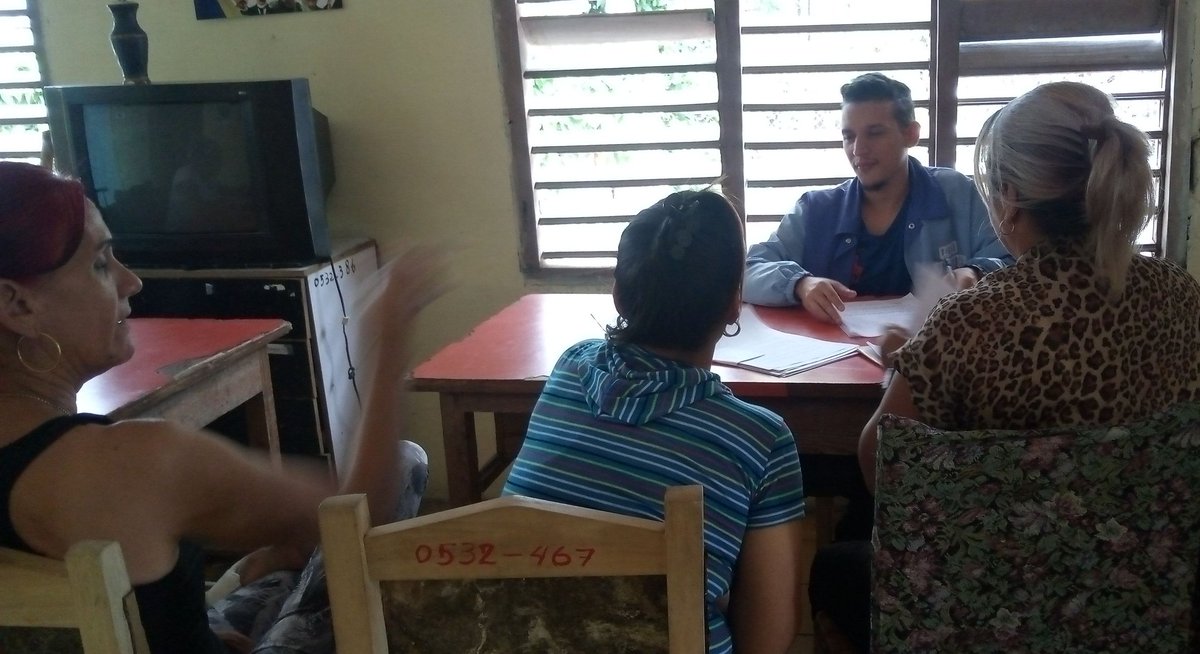 Mayelin7403's tweet photo. Realiza visita el director de cuadro del gobierno en #CautoCristo a la dirección de deporte Educación Física y Recreación para evaluar el proceso evaluativo de los cuadros. Obteniendo evaluación de Bien. #CautoCristo #Depote #ProvinciaGranma. https://t.co/QyPPCjvM9O