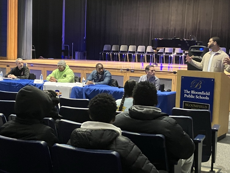 BloomfieldPS's tweet photo. Our recent Career in Trades Panel brought four accomplished professionals with over 30 years of combined experience who shared personal success stories, career insights, and practical advice, empowering students with knowledge about industry trends, resources, and career paths. https://t.co/nd6leHzNoL