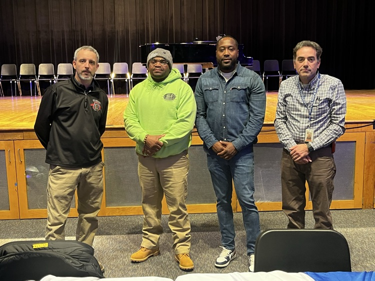 BloomfieldPS's tweet photo. Our recent Career in Trades Panel brought four accomplished professionals with over 30 years of combined experience who shared personal success stories, career insights, and practical advice, empowering students with knowledge about industry trends, resources, and career paths. https://t.co/nd6leHzNoL