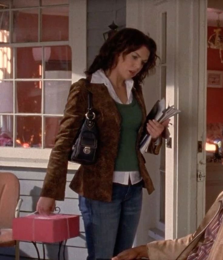thinkergilmore's tweet photo. lorelai gilmore ate every episode https://t.co/MCXHuhQt9t