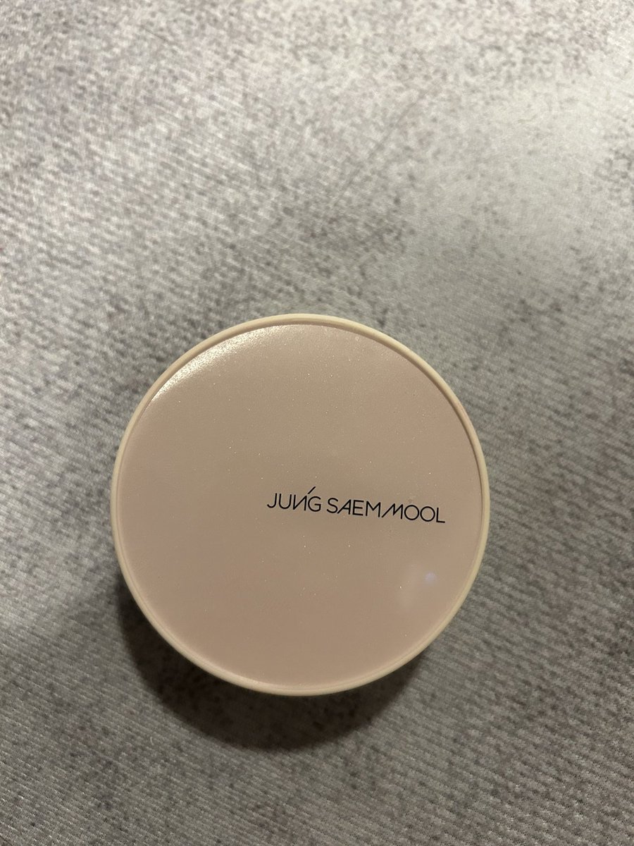 nppkkii's tweet photo. ส่งต่อ jsm skin nuder cover  layer 22light ลองใช้ครั้งเดียวค่ะ ไม่เหมาะกับหน้าเรา พับไปซักเองนะคะ 480 ส่งฟรีค่ะ 
-มีตำหนิหลังตลับนิดหน่อย 
#ส่งต่อสกินแคร์ #ส่งต่อเครื่องสําอาง #ส่งต่อคุชชั่น #ส่งต่อคุชชั่นjsm #jungsaemmool #ส่งต่อjungsaemmool #ส่งต่อรองพื้น https://t.co/0yoIT8qFsq