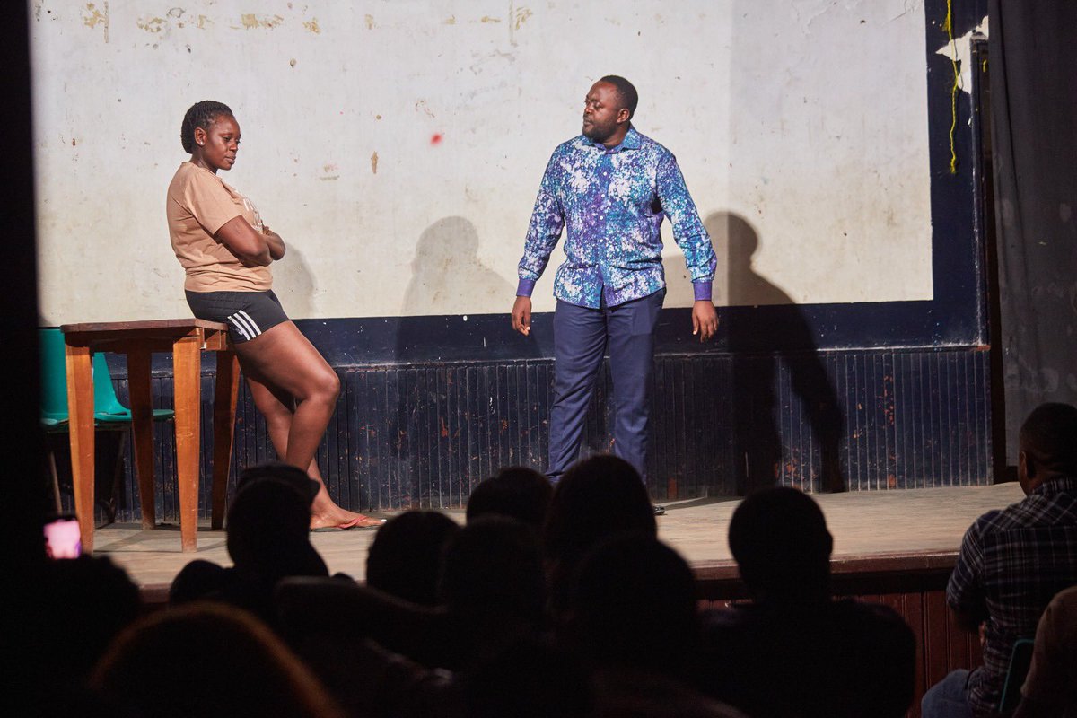 valazat's tweet image. I’m offering  tickets, to 2 lucky winners  who’d like to experience this stage play on Saturday in Douala, Time 6pm. Like, Retweet &amp;amp; comment #BobeNye. 

Also get a discount by using this code: ‘BOBENYEDLA’ to buy your tickets from the website: bobenye.com