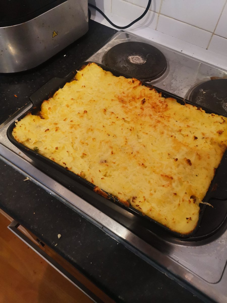 beffski's tweet photo. Managed to make a shepherds pie the same size as my new kitchen https://t.co/VrmrndRvj1