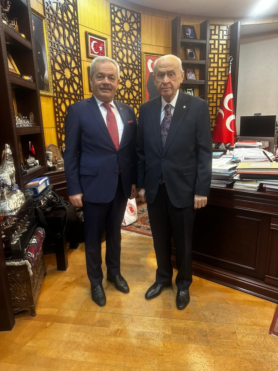 SavasanSaban's tweet photo. Genel Başkanımız Sn. Devlet Bahçeli beyfendiyi, Belediye Başkan Yardımcısı Sabri Çınar, İl Genel Meclis üyemiz Cihan Alkan ve İl Teşkilat Başkanımız Harun Işıkveren ile ziyarette bulunduk. Değerli Genel Başkanımıza kıymetli kabullerinden dolayı teşekkür ederim. https://t.co/gcYANKeAnb