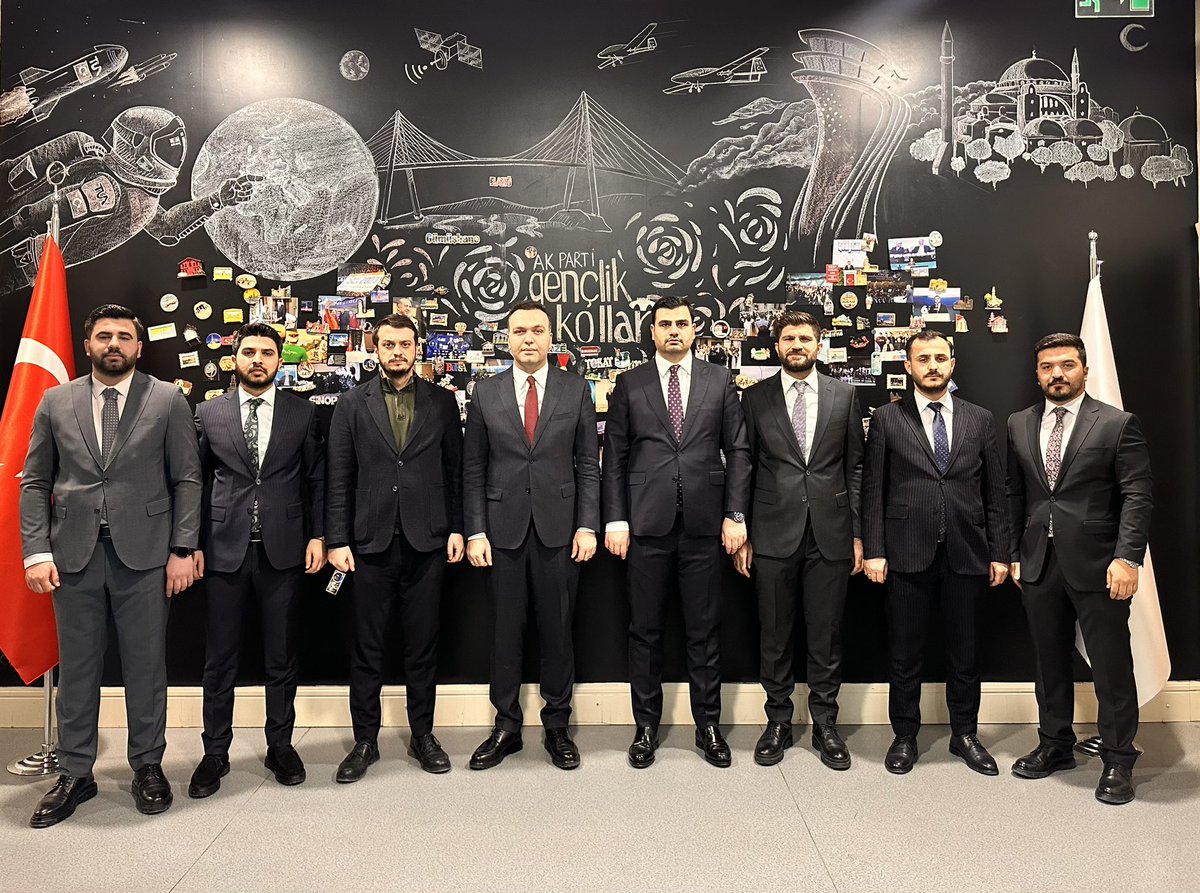 eyupkadirinan's tweet photo. Diyarbakır İl Gençlik Kolları Başkanlığı görevi Mücahit Çakmak kardeşimize emanet. Başarılar dilerim.

Görevi devreden Abdurrahman Kikizade kardeşimize şimdiye kadar yapmış olduğu çalışmalardan dolayı teşekkür ederim. 

Diyarbakır’ımıza hayırlı olsun. https://t.co/DQQtopNp0X