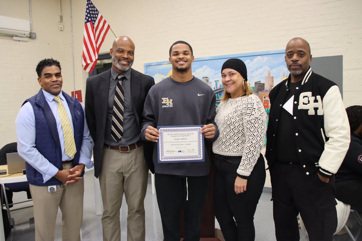 EastHartfordPS's tweet photo. Congratulations to EHHS's Drayvn Roberts on all of his achievements as quarterback of the football team during his senior season - All State Elite Top 12, CT High School Coaches Association Football Player of the Yr &amp; finalist for Walter Camp Football Foundation Player of the Yr. https://t.co/YHhobm4kox