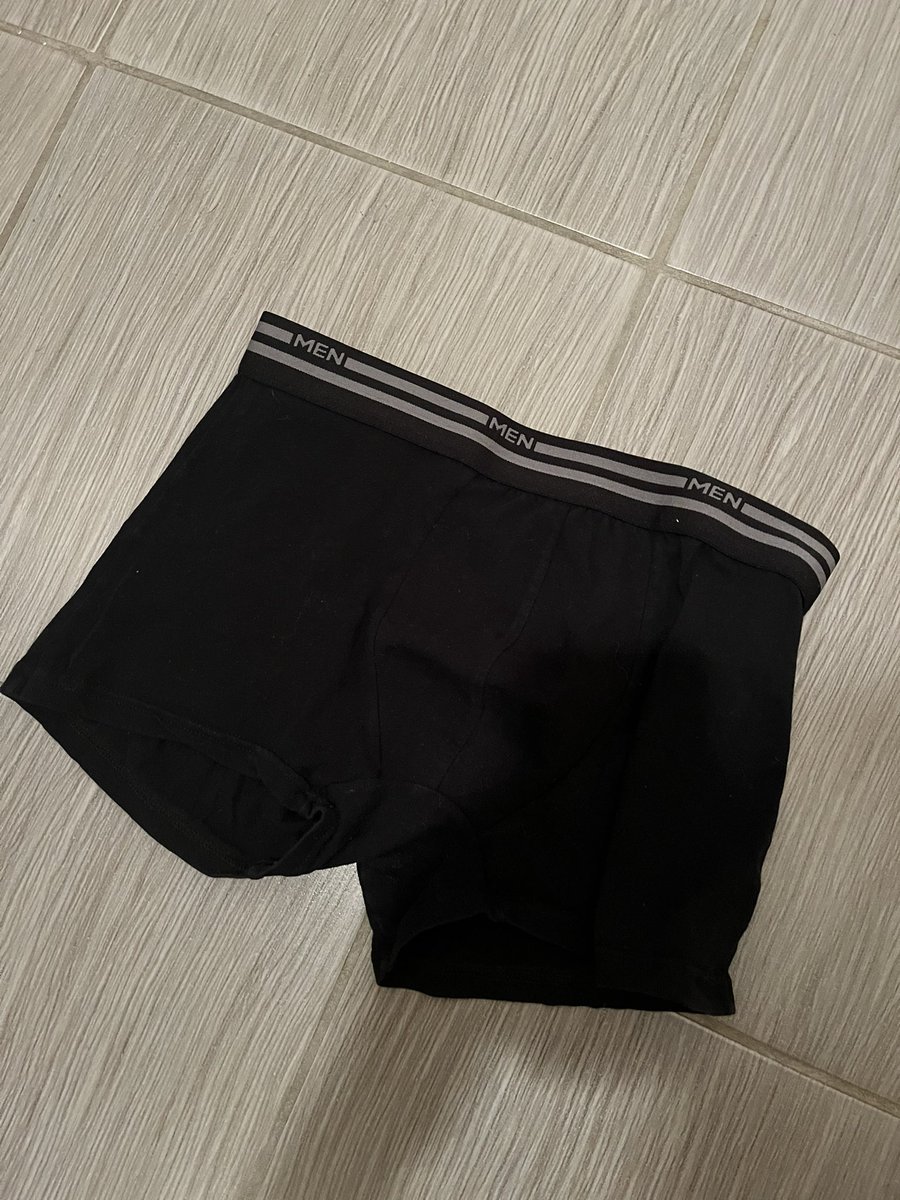 jj_w30's tweet photo. Rt si ça t’intéresse 🥵🩳😉
Tu seras pas déçu 🤩

#calecon #piss #cho7 #sperme https://t.co/te1diRaFSC