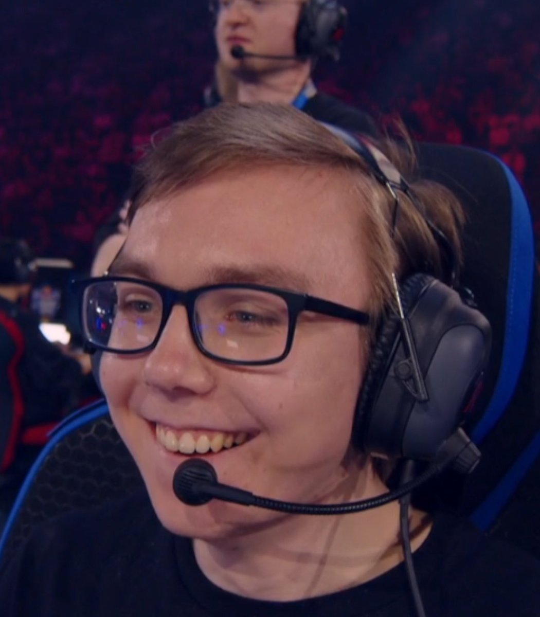 Dexerto's tweet photo. Caedrel's LoL team Los Ratones had a peak of 160k viewers for their debut match in the NLC league

This broke the league's previous viewership record by over 1000% https://t.co/0zDBXs5gEo