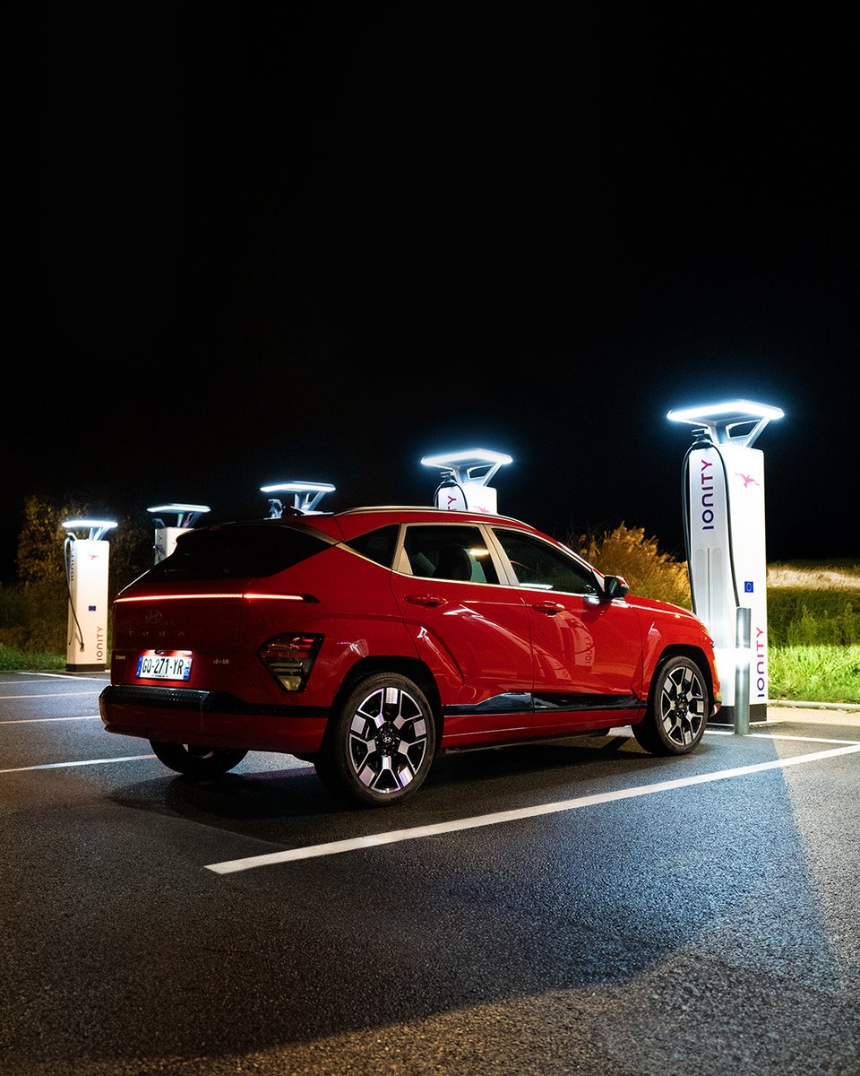 Tap. Hold and load in 4K. ⚡️