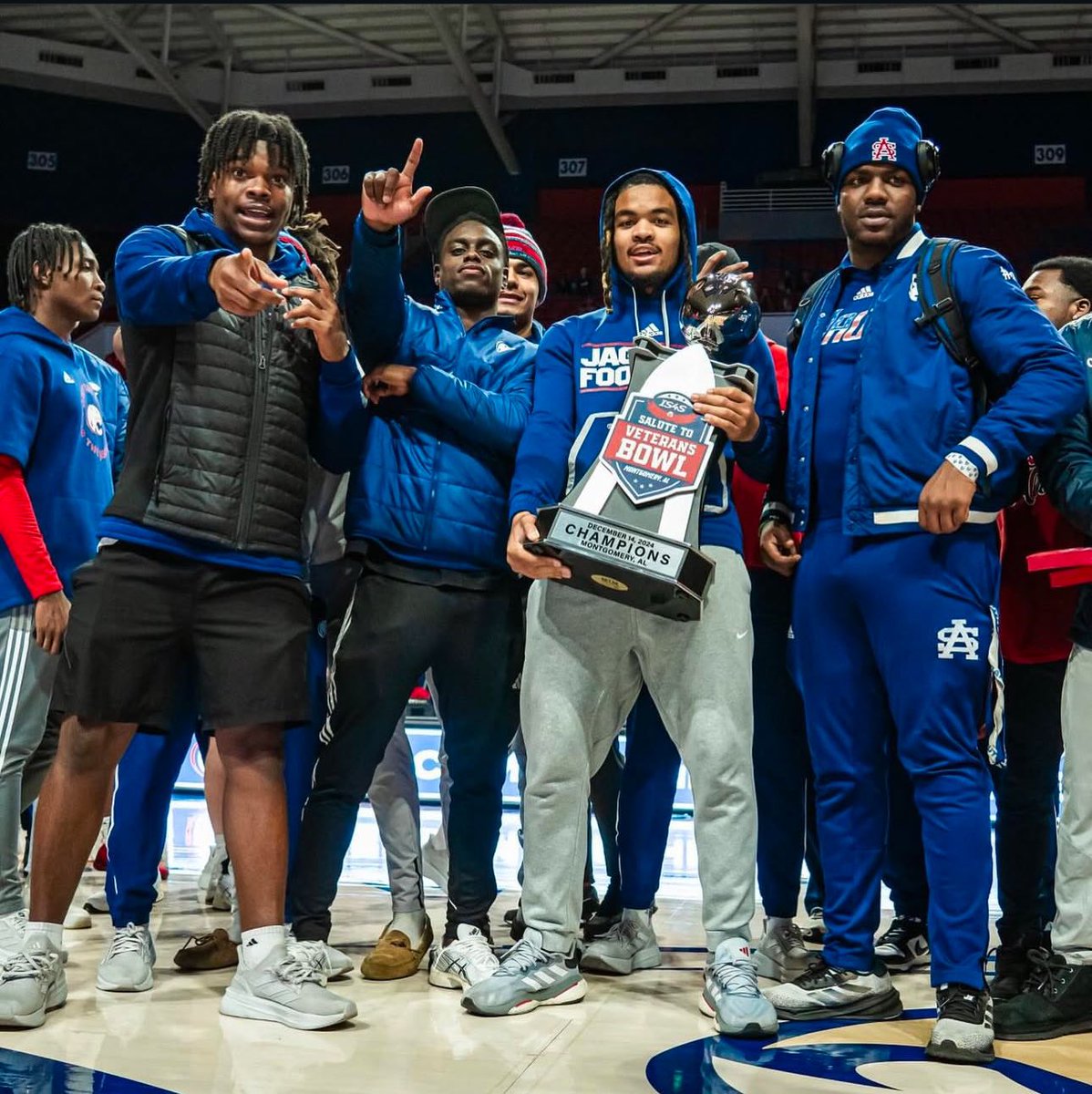 D2⚡️ ★ ★ ★ ☆ ☆ tweet media