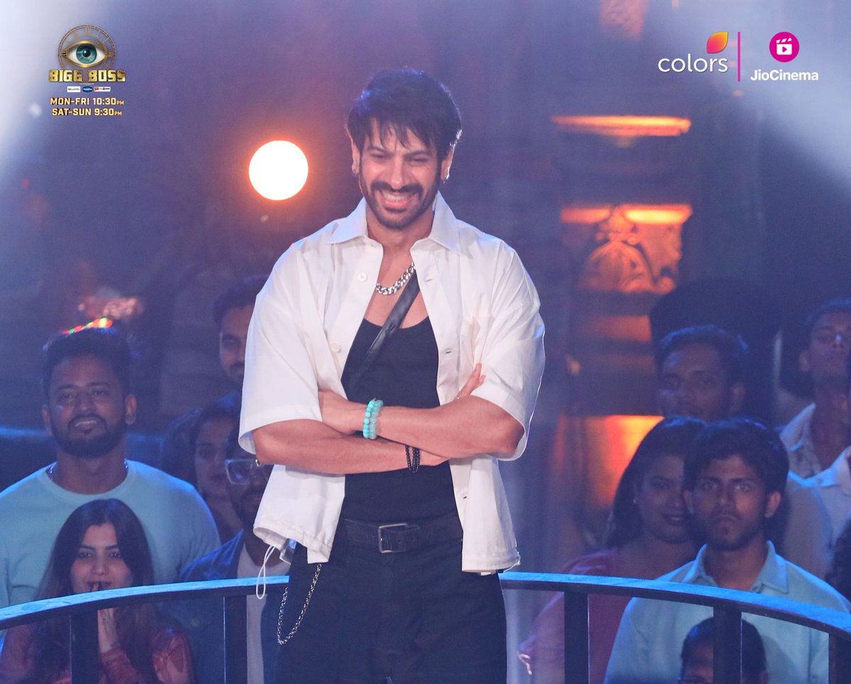 BiggBoss_Tak's tweet image. Describe #KaranVeerMehra Journey Video in One Word

Rate his Journey Video on a scale of 1 to 5. #BiggBoss18

Retweet 🔃 - BLOCKBUSTER!!!
Like ❤️ - Hit