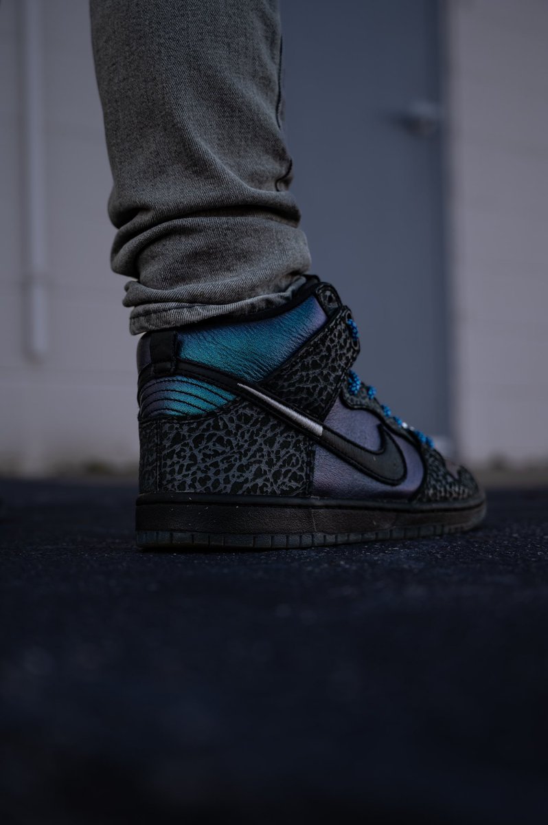 mikekniight's tweet photo. They just keep getting better with time! 

@BlackSheepNC nailed this pair. The color shift is beautiful 

@nikestore https://t.co/rYoxrIEWFM