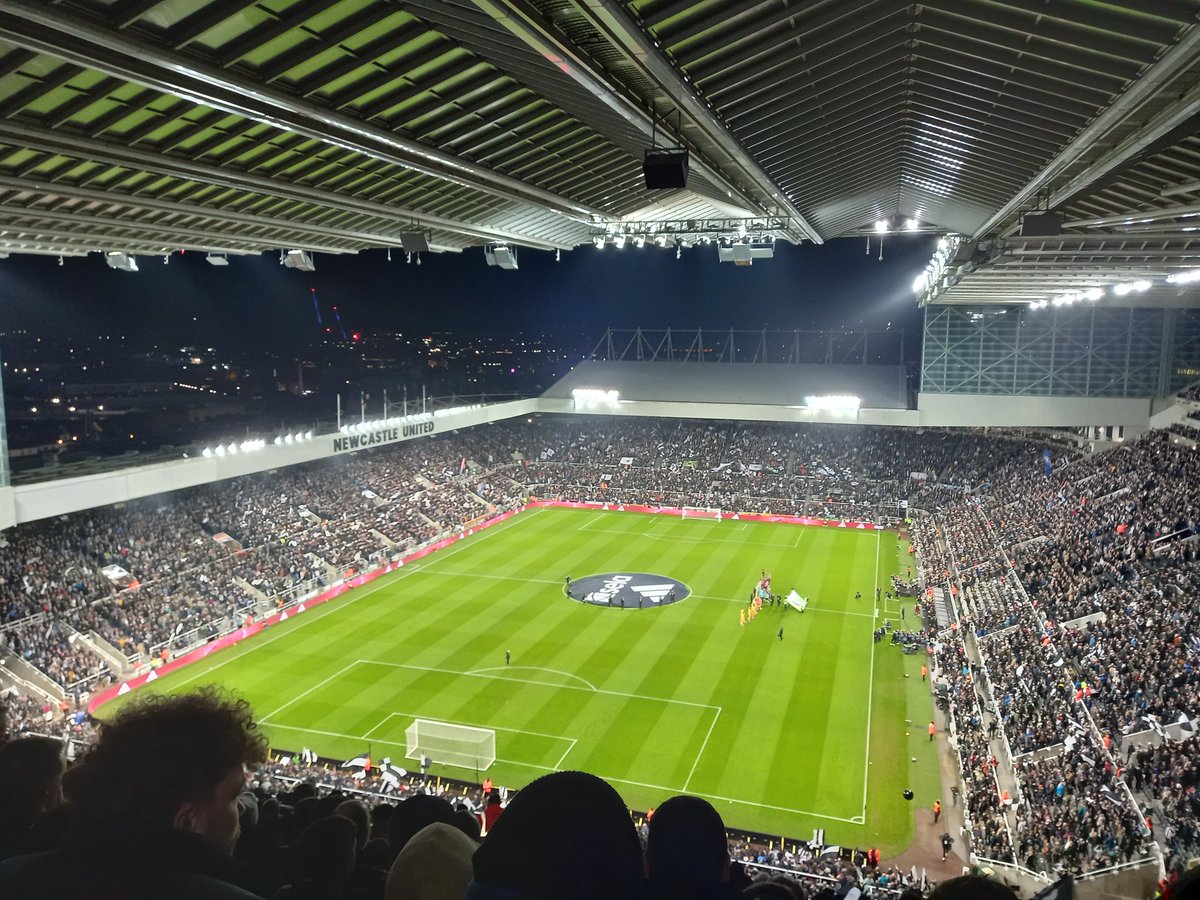 philrobson60's tweet photo. The view from #safestanding #Level7 #LeazesEnd #StJamesPark #NUFC 3 #wwfc 0 Another 3 points! https://t.co/UKHqvOgnqZ