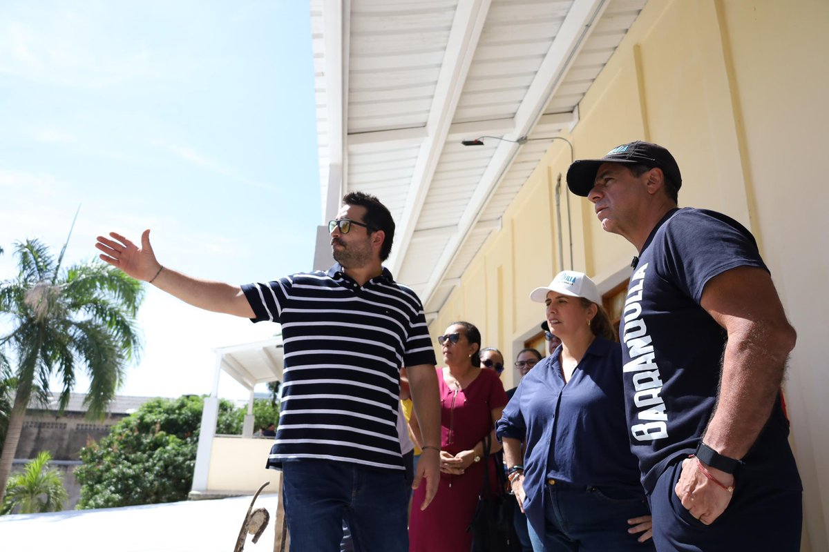 AlejandroChar's tweet photo. ¡El histórico Colegio Mayor de Barranquilla para señoritas pronto volverá a la vida!

Hoy hicimos inspección de obras en sus instalaciones y exigimos al contratista terminarlo cuanto antes. La intervención contempla mejoramiento integral de aulas, cocina y comedor escolar, sala de informática, laboratorio, teatrino, baños, canchas múltiples techadas y zonas verdes.

Pido disculpas a toda la comunidad educativa por todos los retrasos. Trabajaremos para que más temprano que tarde este emblemático colegio abra sus puertas y que aquí siga viviendo la educación, con una calidad de los más altos estándares.