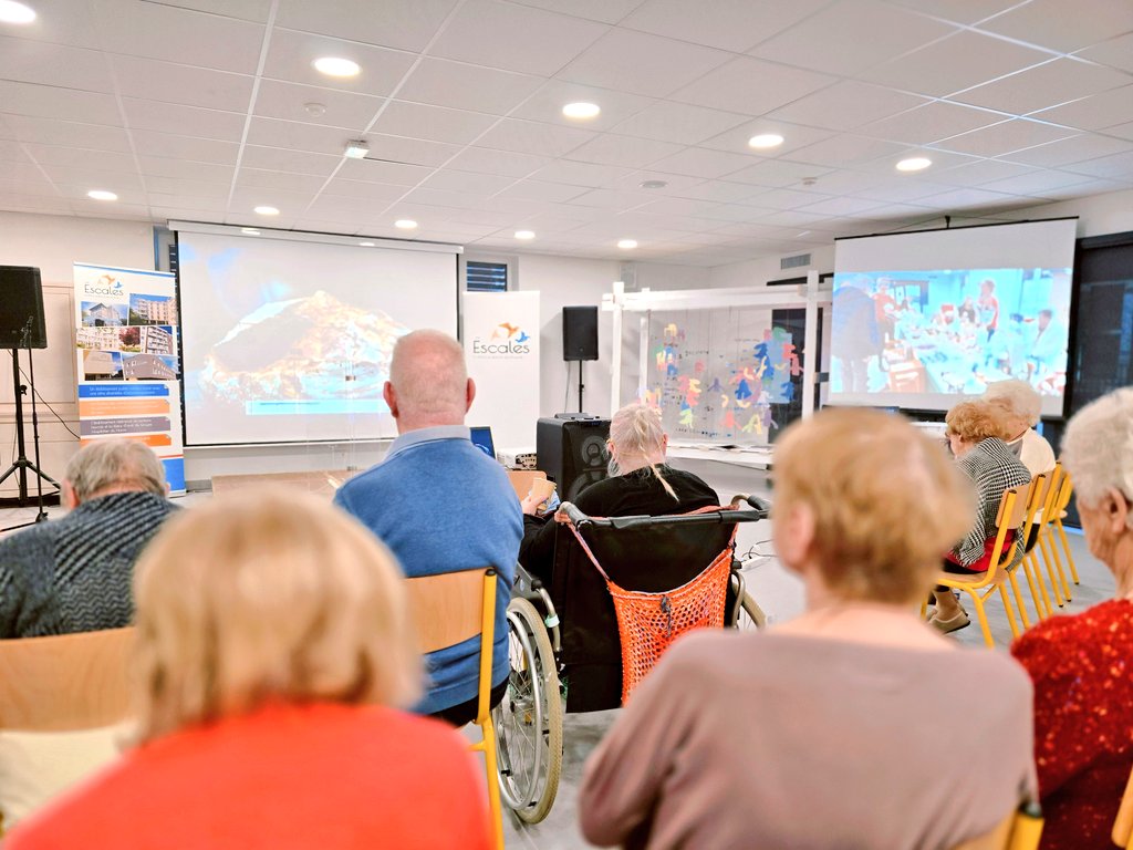 HelloArtUp's tweet photo. "C'est magnifique" 
🤩 aujourd’hui pour les vœux de Monsieur le maire Édouard Philippe
🌟 Présentation du Musée Participatif réalisé par les résidents, salariés et familles des Escales
✅️ Ehpads publics  du Havre https://t.co/2IJDBTlSfZ
