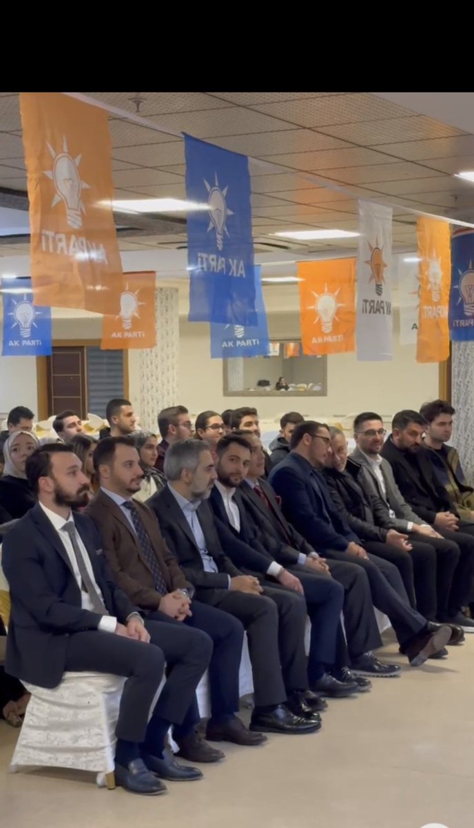 Ak Parti Ataşehir Gençlik Kollarımızın 6.olağan kongresine katıldım. Yeniden başkan seçilen Hakan Coşar kardeşimi tebrik ediyor,başarılar diliyorum. Hayırlı uğurlu olsun