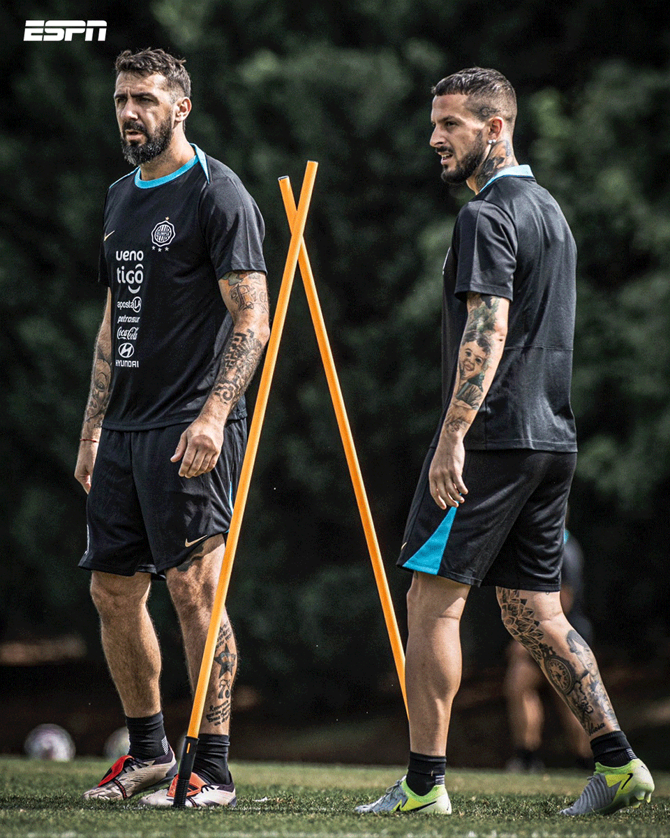 👀 ¿Alguna vez se imaginaron esto posible?

🔥⚽ El Oso Pratto, exgoleador de #River, y Pipa Benedetto, que supo romper redes en #Boca, JUNTOS en el mismo club.

😎🇵🇾 ¡#OLIMPIA lo hizo posible!

😏 ¡Y con Martín Palermo 🇦🇷 de DT!

🤔 ¿Qué te parece?

📸 <a href="/elClubOlimpia/">Club Olimpia</a>