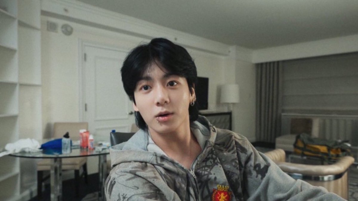 thvjkmon's tweet image. he’s so bf coded