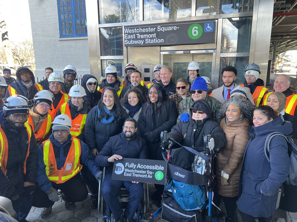 Yesterday was a huge day for transit options in the #AD87!

🥳 Celebrated the drop in traffic fatalities, due to street safety improvements by <a href="/NYC_DOT/">NYC DOT</a> and advocacy in our area ✅

🏗️🛗🎗️✂️ Cut the ribbon for the newest 6 train ADA elevator at the Westchester Square station ✅