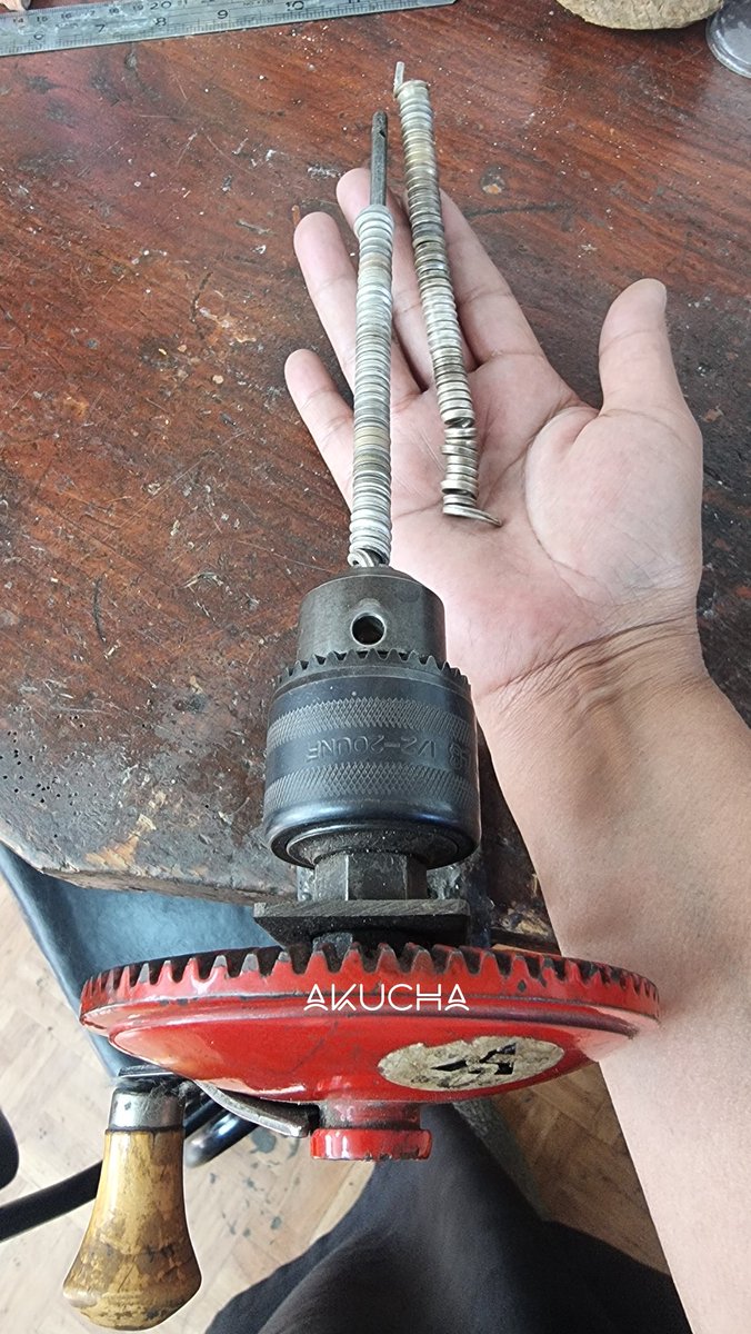 AkuchaPlateria's tweet photo. Fachiantü #Hoy en nuestro #TallerAkucha
Traripel Wentrü Kona
Collar #plata950 #hechoamano #diseños #personalizados
#Akucha #FamiliaRütrafe
#Plateros #Mapuche
https://t.co/tXf7wPTFfv https://t.co/wRTh5kImFa