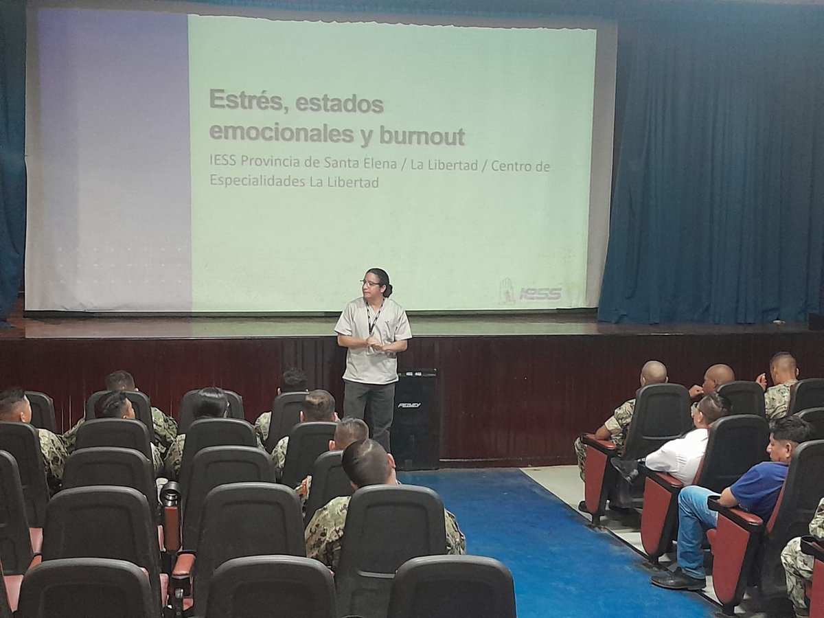 IESSStaElena's tweet photo. #ESSteInforma | El Centro de Especialidades La Libertad capacita en medicina preventiva y promoción de la salud al personal de la Base Naval de #Salinas. El @IESSStaElena trabaja por la salud de sus afiliados. https://t.co/s3xptu4ZUD
