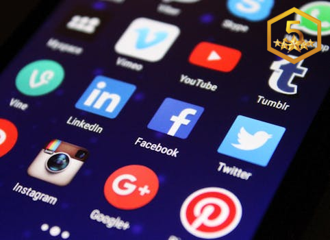 5StarResults's tweet image. Did you know. 🤔 Visual content is processed 60,000 times faster by the brain than text.
Implementing engaging visuals into your strategy can significantly boost your brand's recall factor. Dive deeper into how visuals can catapult your brand ahead.
#MarketingTips #VisualC