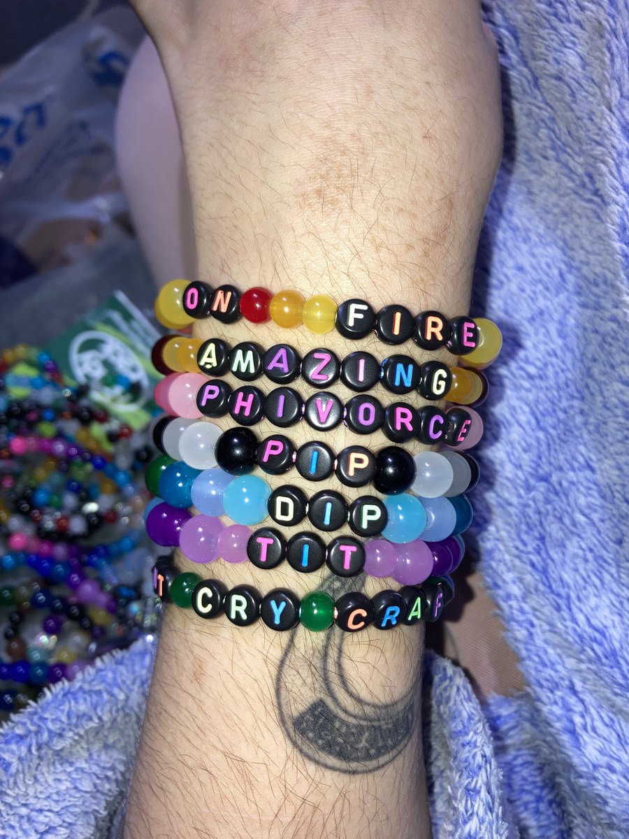 S0meth1ngT's tweet photo. All the phracelets to trade at #blymtit tomorrow
Front and back
1/2 https://t.co/EkSj1lZ01G