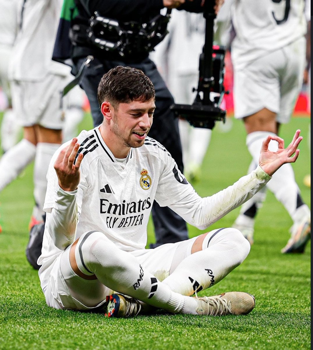 Tercera temporada consecutiva en la que Fede Valverde pasa los 10 G+A en el Real Madrid: 

24/25: 8 goles + 3 asistencias (11)
23/24: 3 goles + 8 asistencias (11)
22/23: 12 goles + 7 asistencias (19)

Centrocampista llegador.