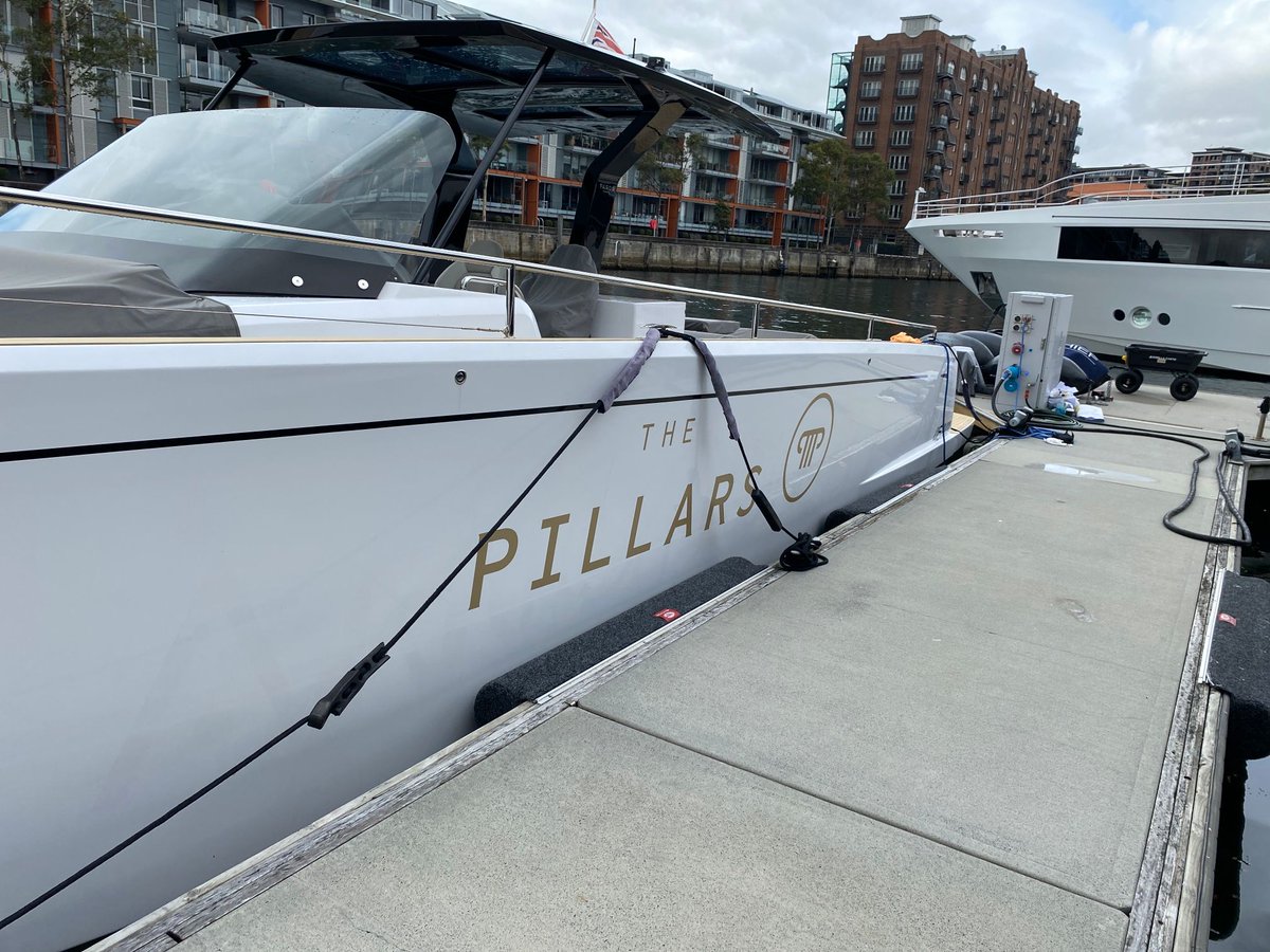 astech83's tweet image. Decals on DOUBLE for the Ahoy Club crew. 

#InnovativeWraps #BoatDecals #CorporateBranding #VinylSignages