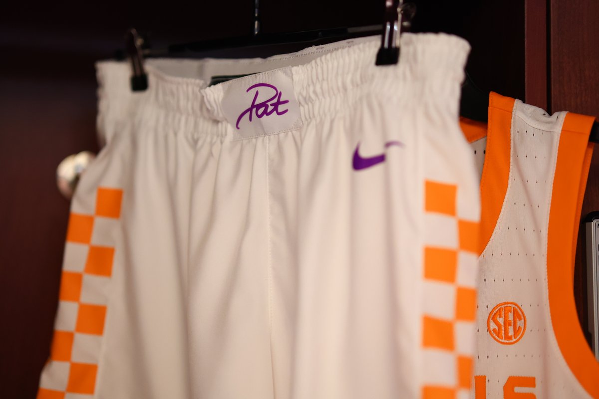 LadyVol_Hoops's tweet image. tonight's threads 💜