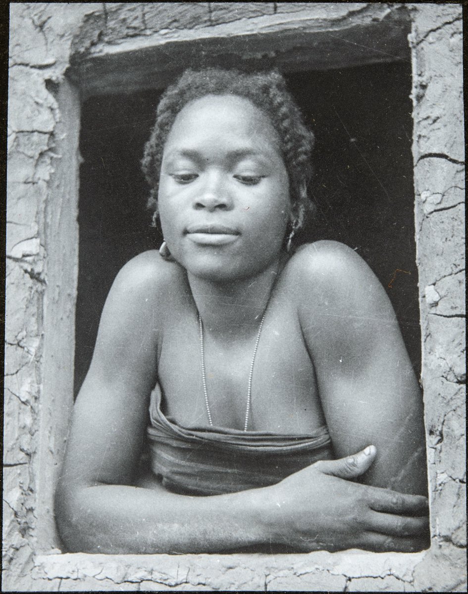 afrocrowns's tweet photo. c.1930-1939 - Igbo woman,  present day eastern Nigeria https://t.co/H60pSfHhi9
