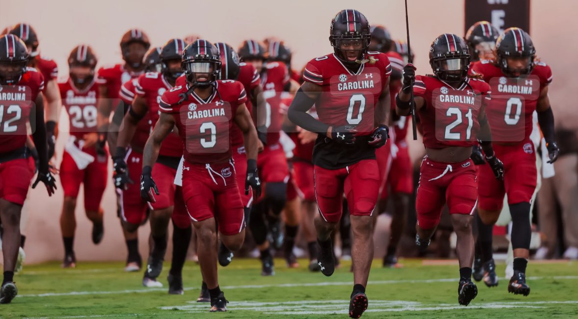 mjevans2008's tweet image. Truly blessed and thankful to receive my first  offer from @GamecockFB 🙏🏾@ROBERTSON_9TWO @CoachAbrams @On3Recruits @Rivals @JohnGarcia_Jr @BHoward_11 @247recruiting @HallTechSports1 @Jeff_XOS @PrepRedzone @AL6AFootball @UANextFootball