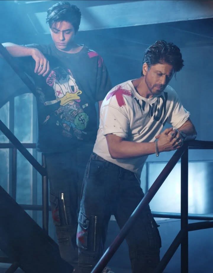 Shahd62336371's tweet photo. I know that u are the happiest person Habibi,this is the reason I feel presence of my life,I want @iamsrk to always be proud of your princes and their success.He worked so hard,deserves that success,congratulations for always being the best❤
#DyavolX3 https://t.co/6UmB7xPT6E