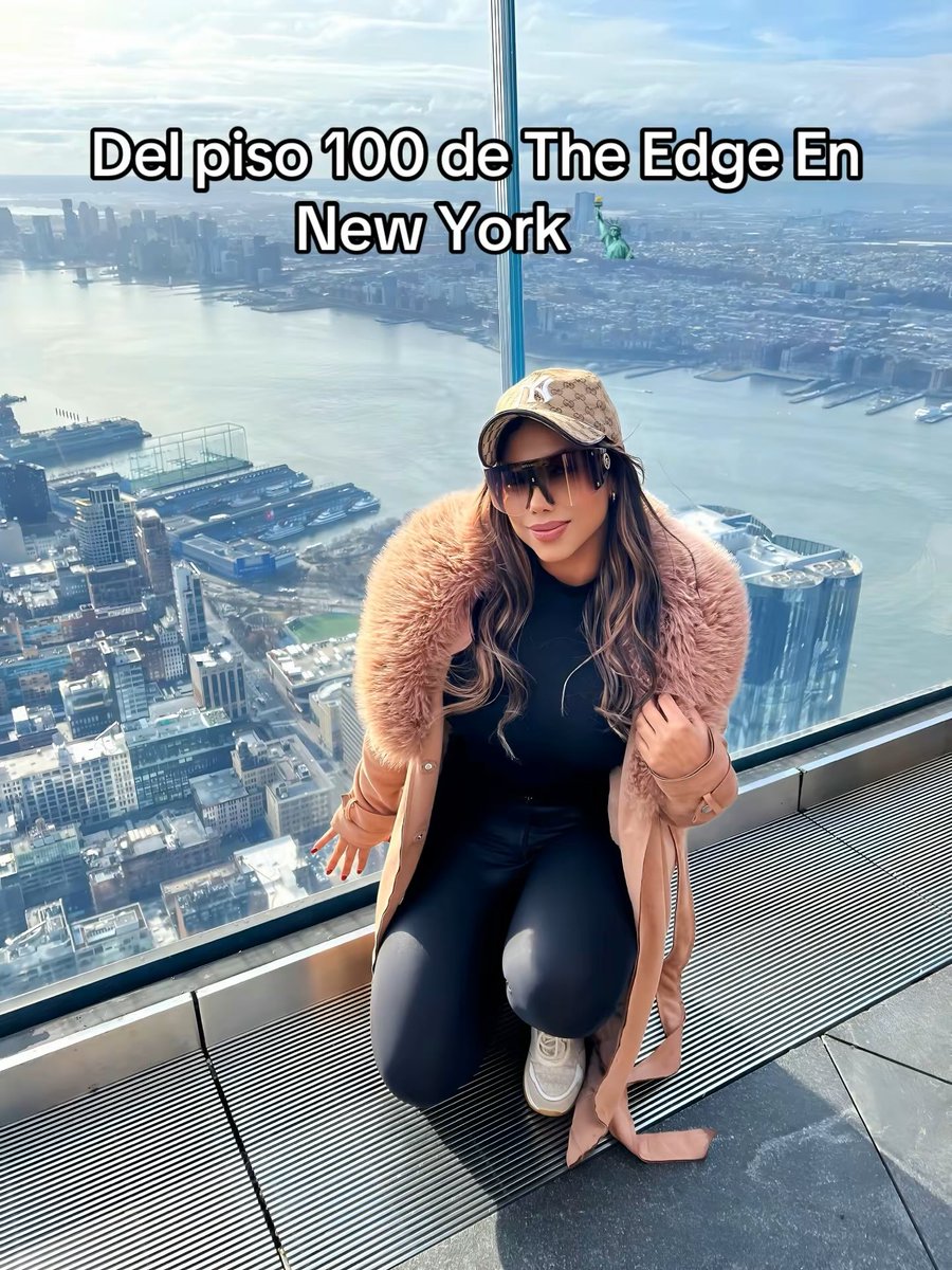 KaryRodriguezS's tweet photo. Así anda mi autoestima bbs 🤭😮‍💨 #tbt de mi viaje a #NewYork en diciembre 🪬 https://t.co/OC0bu8hSkN