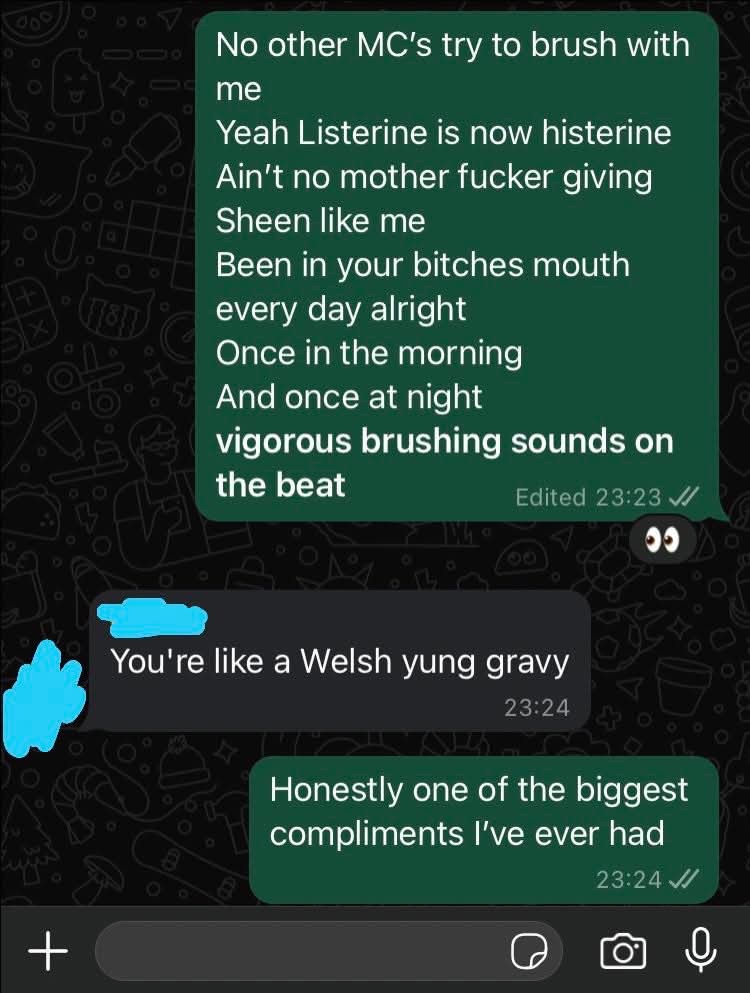 Sam_Snail_42's tweet photo. @yunggravy 
Received the highest honour and was compared to the king himself. MC Toothpaste the people’s champ. https://t.co/7TtcRMYm47