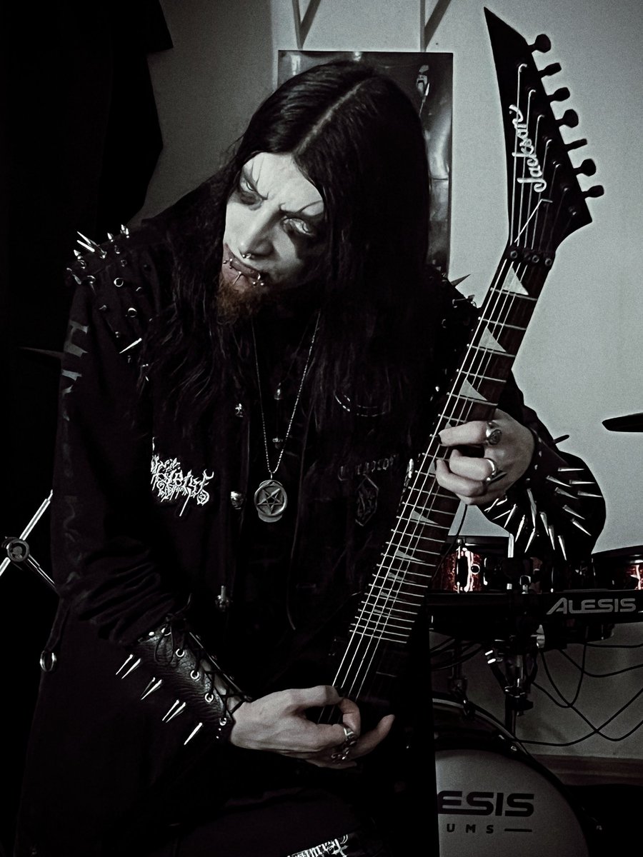 nulliferbones's tweet photo. #nullifer #wraithrest #blackmetal #goth #gothic #spectrumx #metalhead https://t.co/UUyEnJuZW3