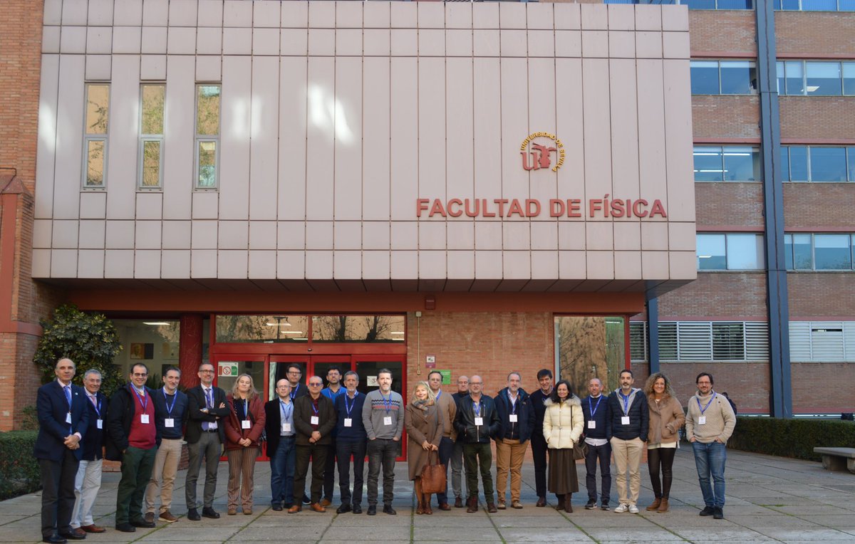 Antonio Jose Acosta Jimenez (@acojimus) on Twitter photo Día intenso, no se reunía la Conferencia de Decanos de Física desde 2016. Hemos estado todos en <a href="/fisicaUS/">Facultad Física US</a> debatiendo sobre el presente y futuro de los estudios de Física en España. Un inmejorable ambiente de compañerismo y colaboración, fructífera jornada!! Día intenso, no se reunía la Conferencia de Decanos de Física desde 2016. Hemos estado todos en <a href="/fisicaUS/">Facultad Física US</a> debatiendo sobre el presente y futuro de los estudios de Física en España. Un inmejorable ambiente de compañerismo y colaboración, fructífera jornada!!