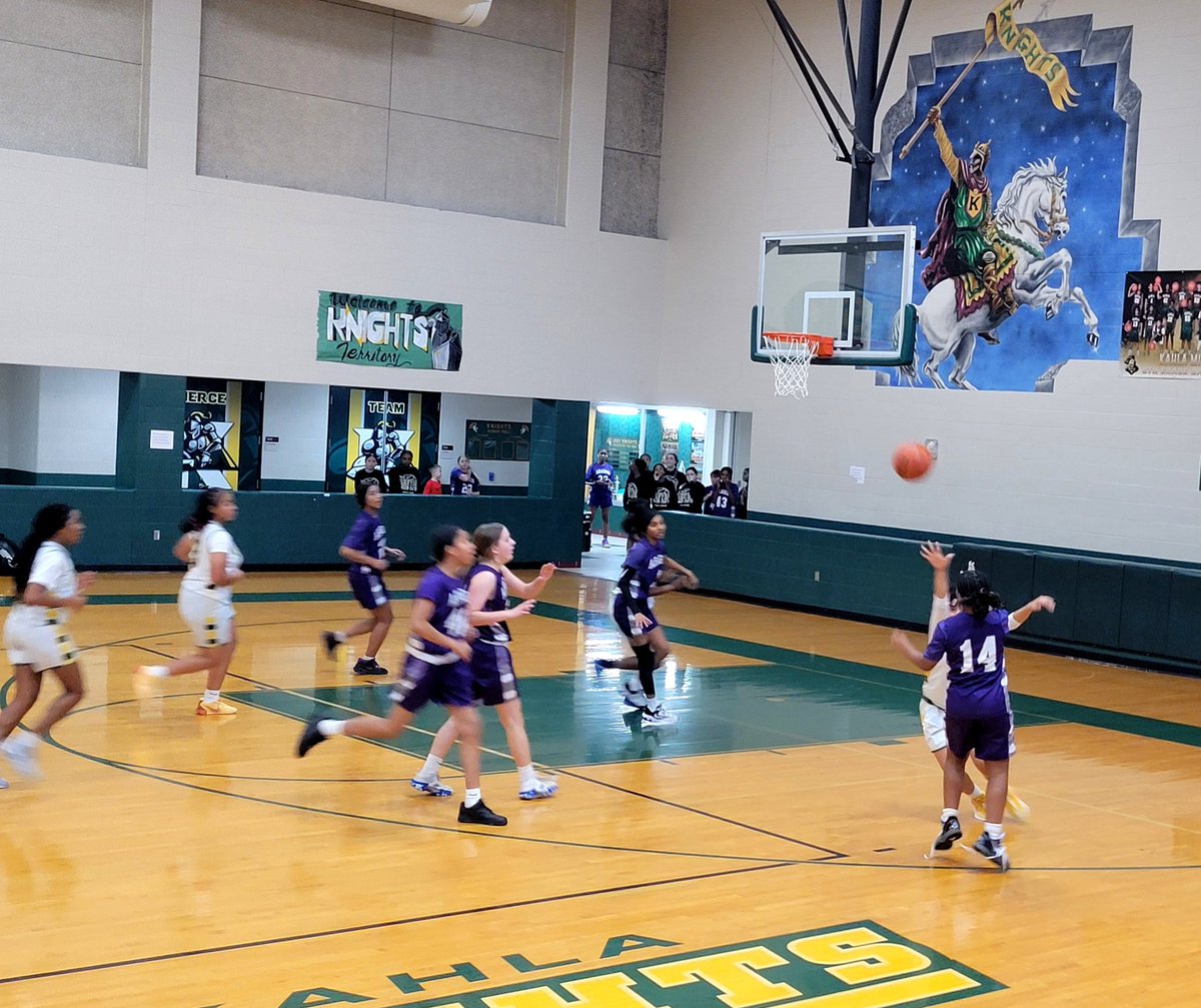 LanghamWbb's tweet photo. Great to see our 2 feeder schools playing hard against each other!! Way to go ladies!!! πππͺπ₯π #FutureLobos @langhamcreekhs @lchsabc @CFISDAthletics @AragonMS_Sports @kahla_athletics https://t.co/dLcogZFVDu