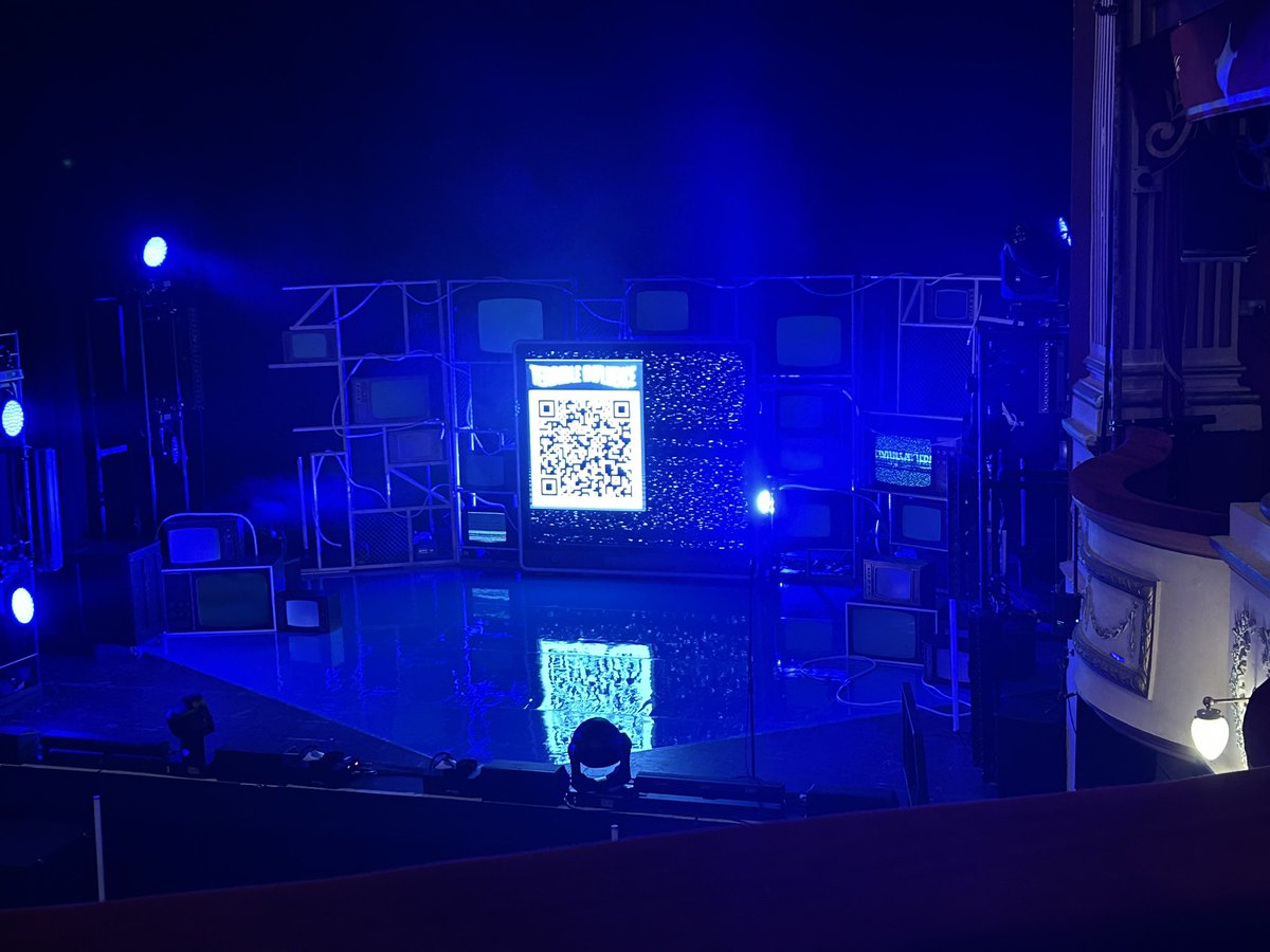 CLTaylorx's tweet photo. this was the best night of my life #terribleinfluencetour 

if 17 year old me could see this she’d piss and cry, 29 year old me only cried 😌 https://t.co/mKDTPCU6r5