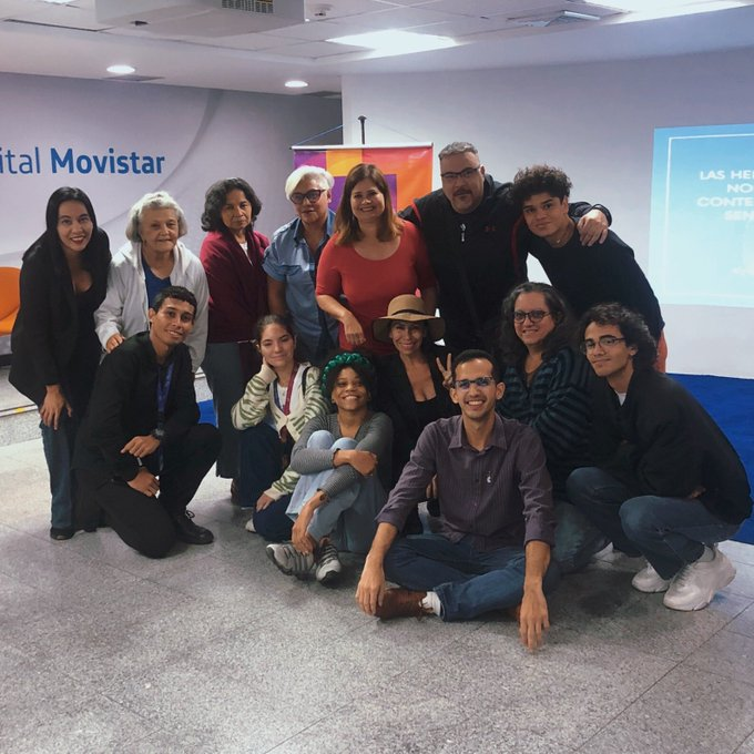 La Inteligencia Artificial: Un Aliado del Ciberactivismo    

🙌 En el marco del proyecto #MonitorDESCAVE activistas exploraron la Inteligencia Artificial como herramienta para la construcción de campañas a favor de la difusión y exigibilidad de los derechos humanos.